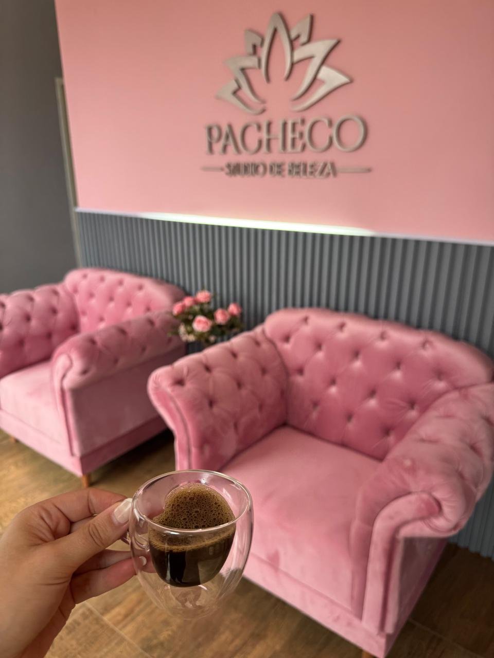 Ambiente interno do Pacheco Studio de Beleza